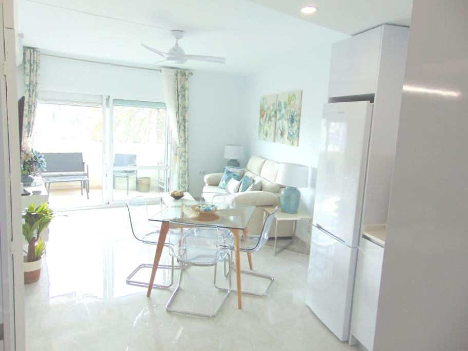 Lux. Frontbeach-Terrace. 5 Pools.Tv. 2 A.C.Netflix Benalmádena Exterior foto