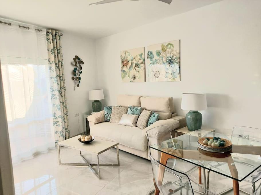 Lux. Frontbeach-Terrace. 5 Pools.Tv. 2 A.C.Netflix Benalmádena Exterior foto