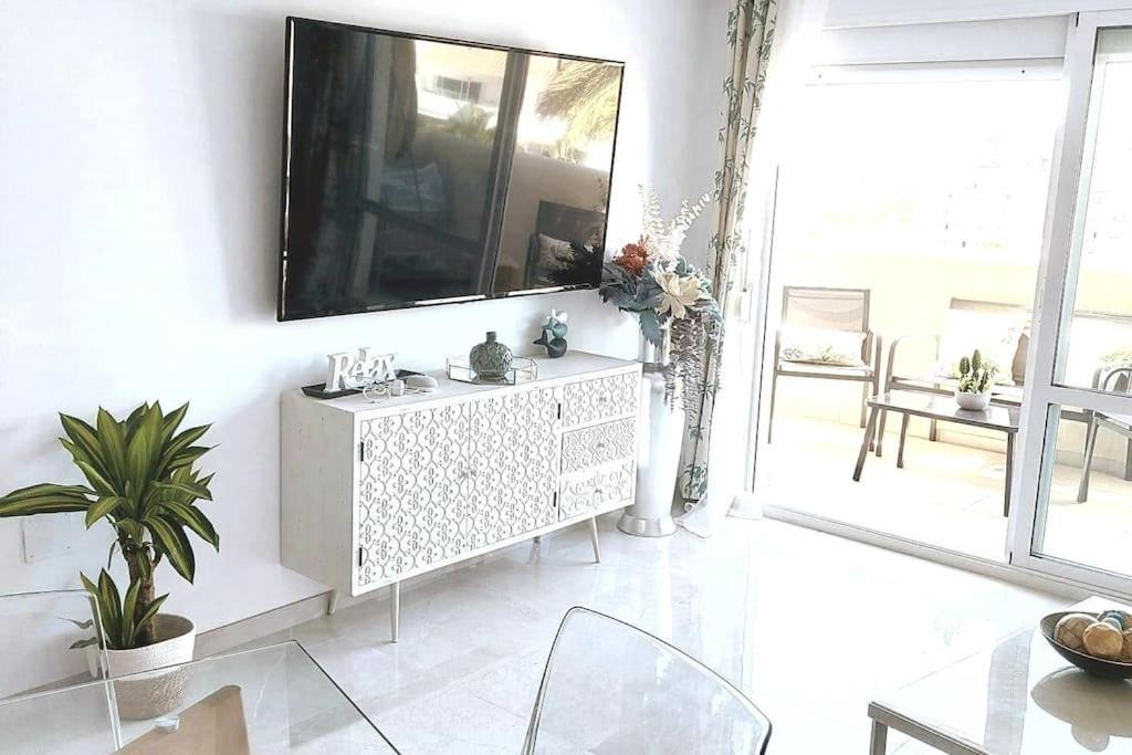 Lux. Frontbeach-Terrace. 5 Pools.Tv. 2 A.C.Netflix Benalmádena Exterior foto